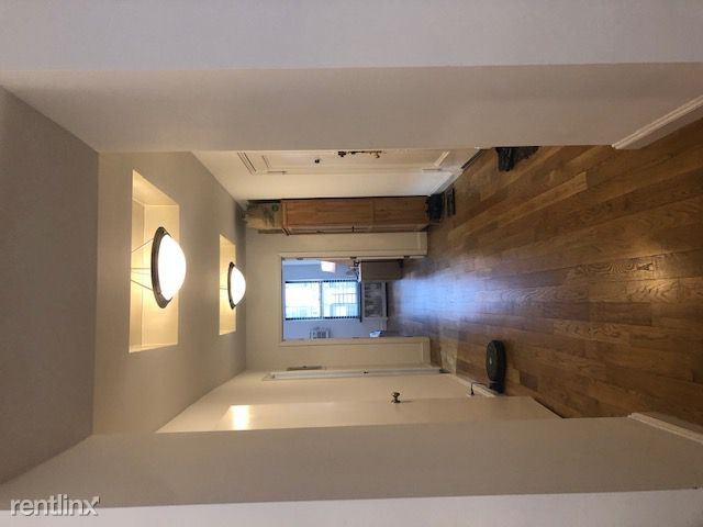 Building Photo - 331 E 58th St