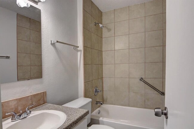 Foto del edificio - 410 Vista W Ct