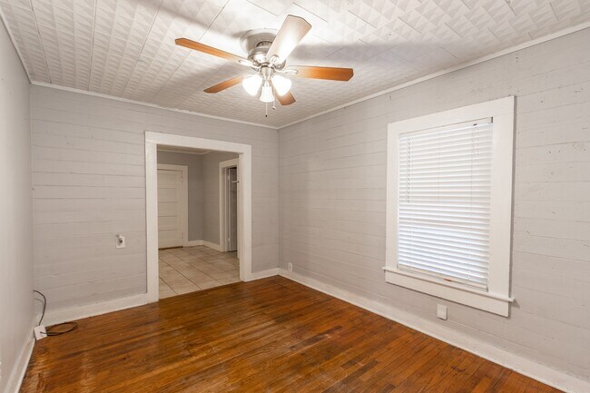 Foto del edificio - 104 S Beauregard St