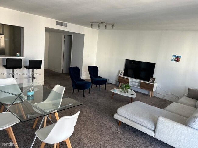 Foto del edificio - 2 br, 2 bath Condo - 18151 NE 31st Ct Apt ...