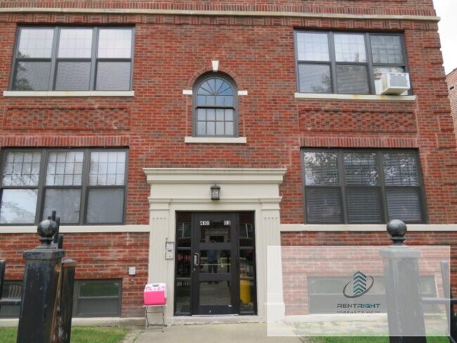 Building Photo - 4101 W Fletcher St
