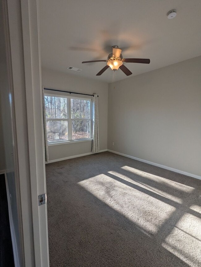 Foto del edificio - 385 Orchard Ln