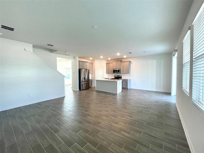 Building Photo - 6231 Lakepine St