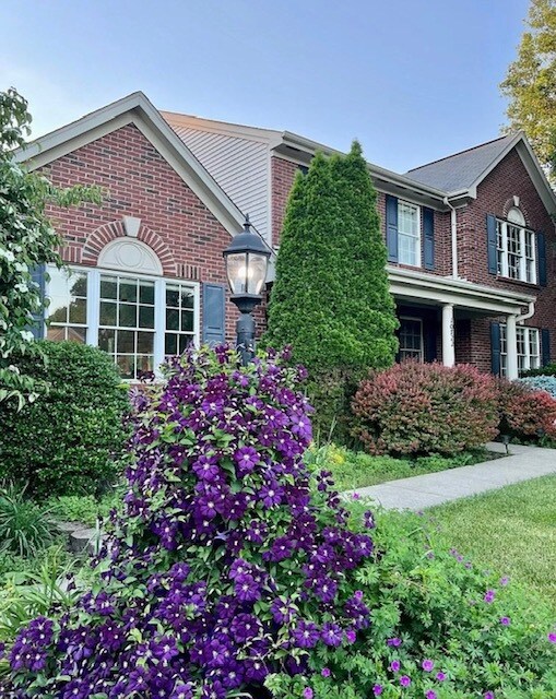 Foto del edificio - 10722 Shadywood Dr