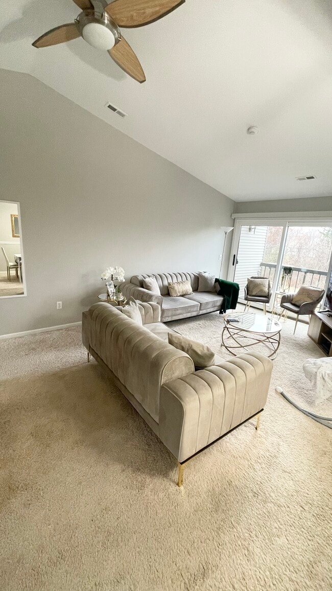 Building Photo - 42532 Lilley Pointe Dr