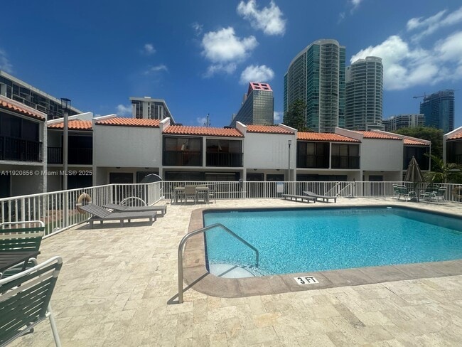 Foto del edificio - 1990 Brickell Ave