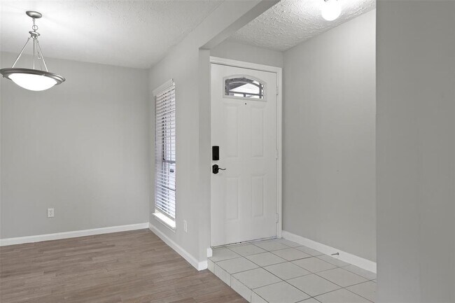 Building Photo - 2931 Ocean Way