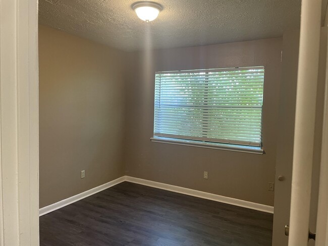 Building Photo - 822 San Benito Dr