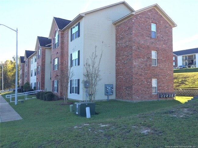 Building Photo - 2707 Kentberry Ave