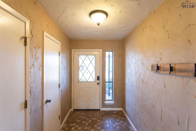 Building Photo - 4614 Spring Shadow Dr