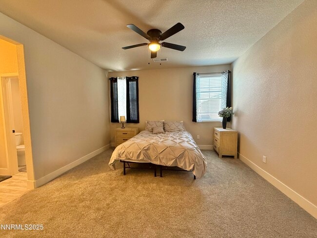 Building Photo - 452 Blackbird Ln
