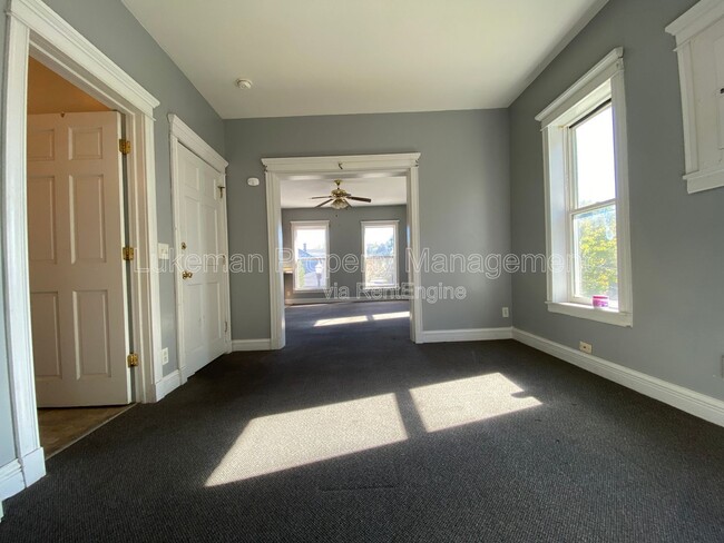 Building Photo - 1502-1506 S Burdick St