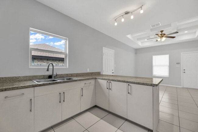 Foto del edificio - 3811 Paola St