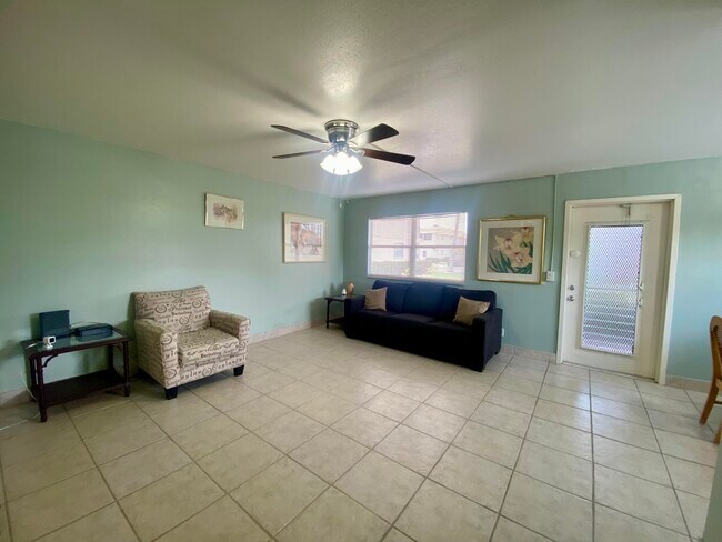 Building Photo - 337 Saxony Ln