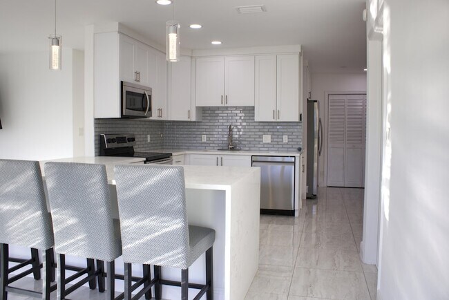 Foto del edificio - 517 NW 52nd St