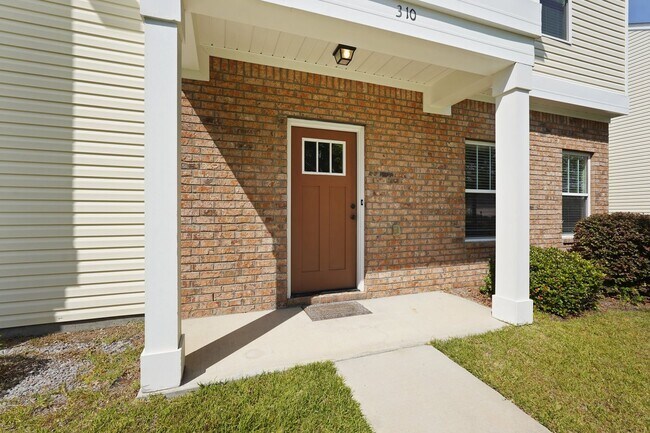 Building Photo - 410 Olde Ivey Square