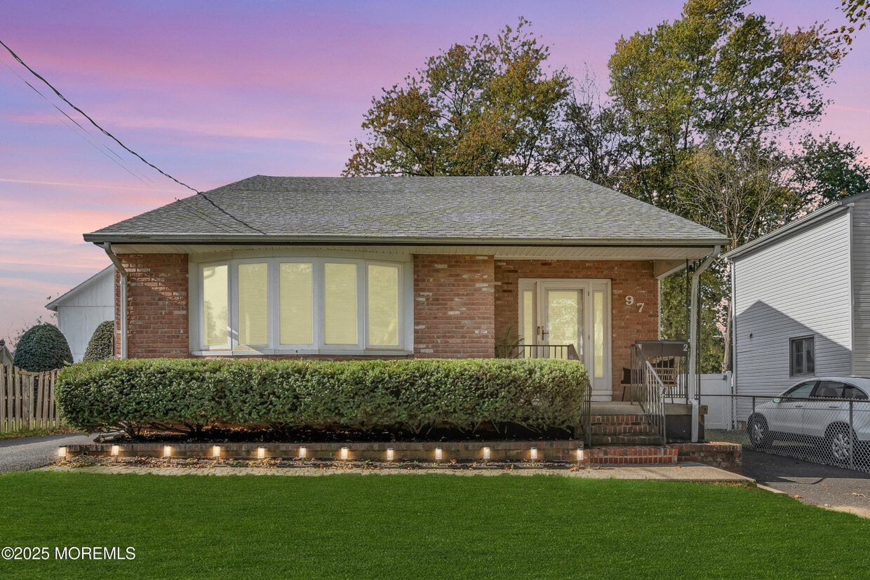 Foto principal - 97 Monmouth Ave