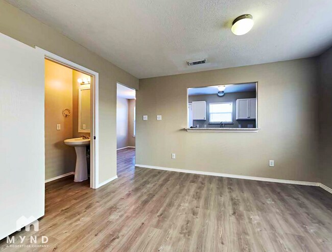 Foto del edificio - 9027 Farm Ridge Ln