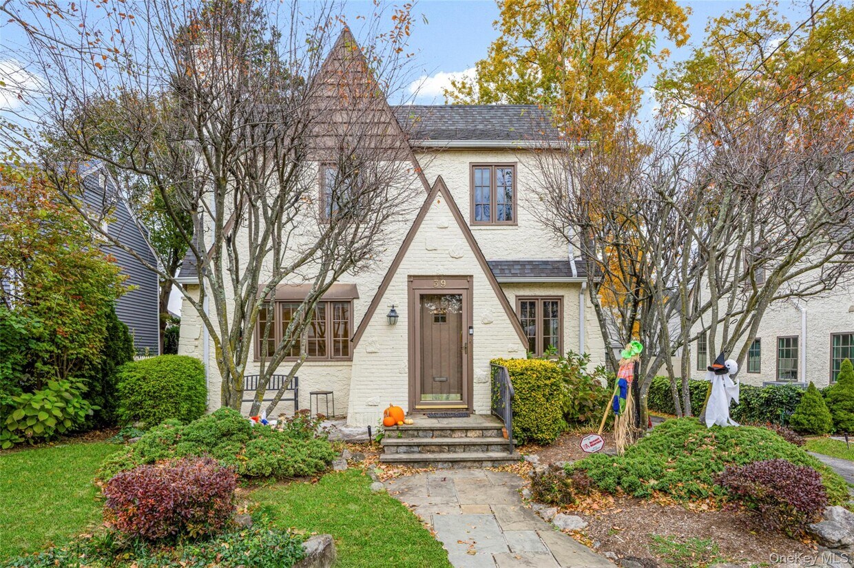 Foto principal - 39 Hillcrest Ave