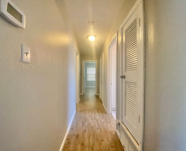 Building Photo - PRE-LEASING NOW - Great 3 bedroom 2 bath n...