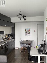 Building Photo - 15 Grenville St