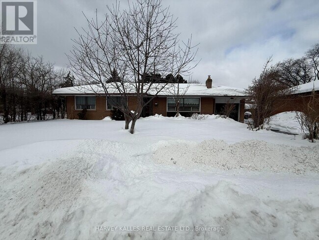 Photo du bâtiment - 214 Dixon Rd