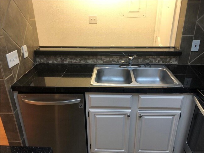 Foto del edificio - 806 W 24th St