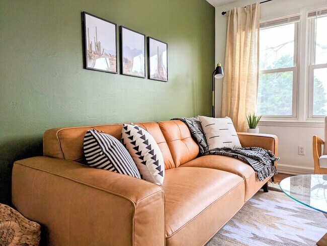 Foto del edificio - Modern Cozy Home, Walk to Starbucks
