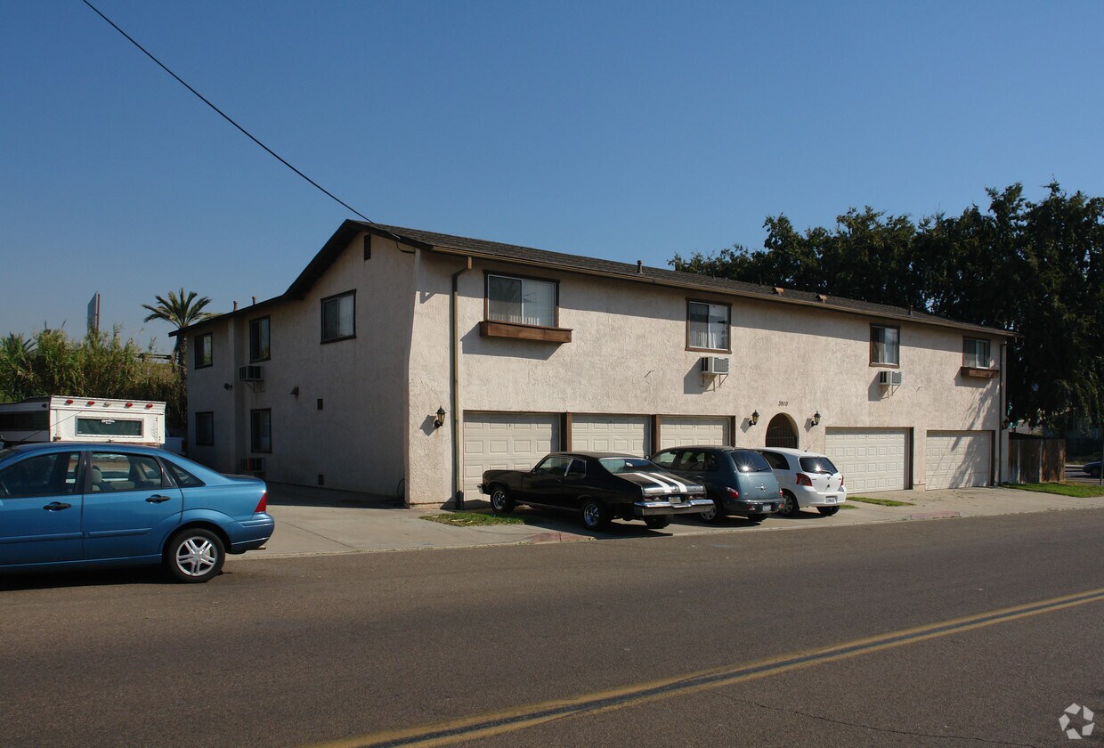 Primary Photo - 3910 Spring Pl