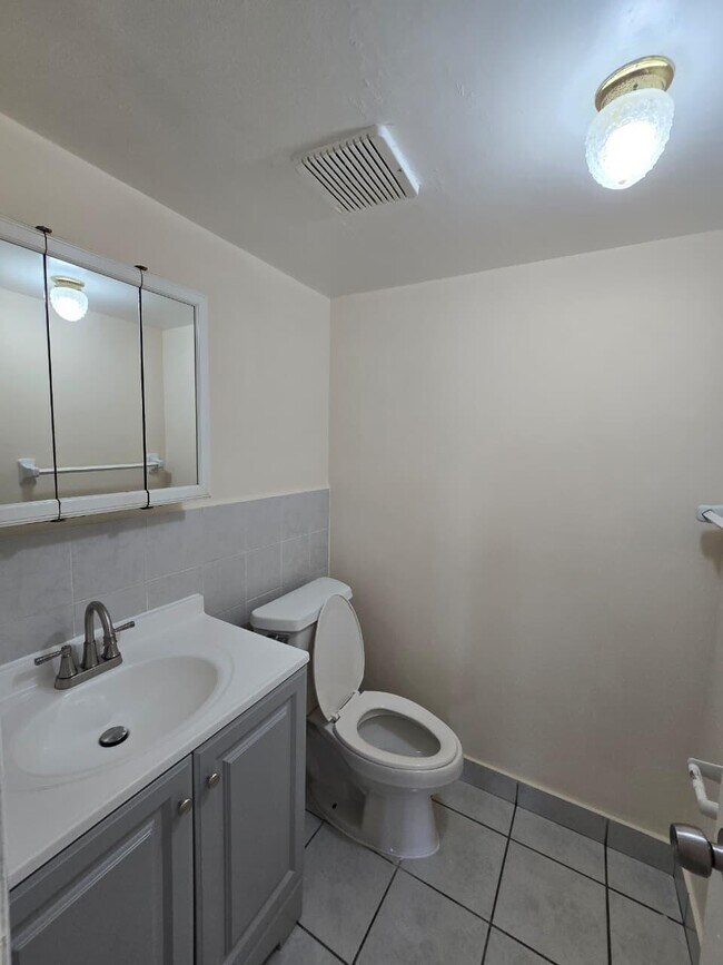 Foto del edificio - 11604 NW 29th St