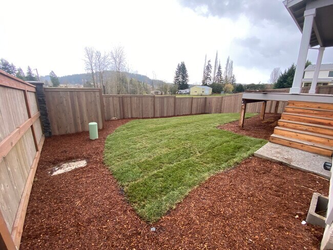 Patio trasero - 17366 SE Hemrich Rd