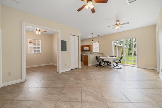 Building Photo - 12094 Citrus Grove Blvd