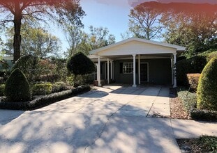 Building Photo - 1540 Oneco Ave