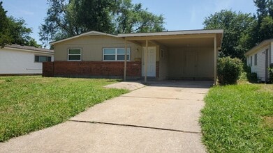 Building Photo - 1502 Dakota St