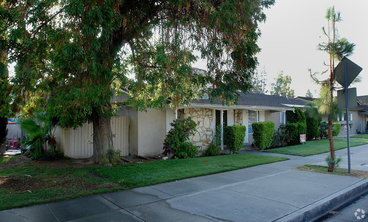 Primary Photo - 1174 S Belhaven St
