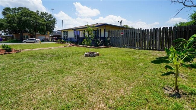 Building Photo - 4953 Dody St