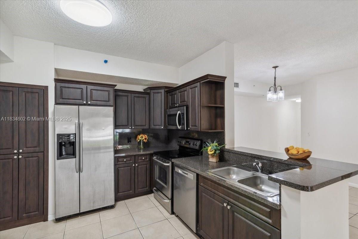 Foto principal - 6952 SW 39th St