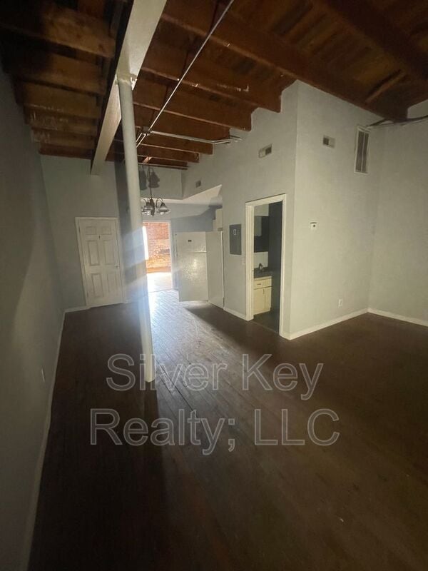 Foto del edificio - 217 E Washington Ave