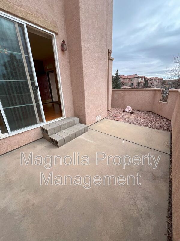 Foto del edificio - 7110 Sand Crest View
