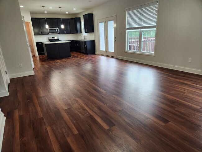 Foto del edificio - 16613 Rockcrest View Ln