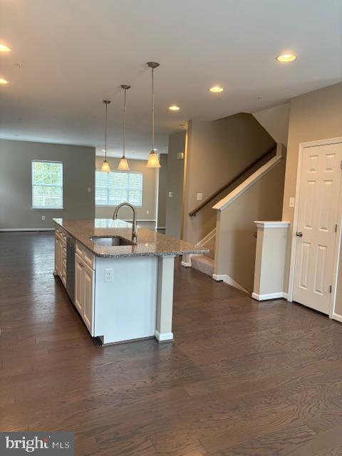 Foto del edificio - 7846 River Rock Way