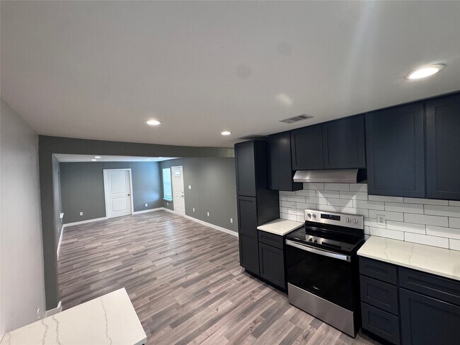 Foto del edificio - 4529 Dewberry St