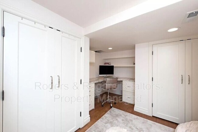 Foto del edificio - 1614 Everett Ave