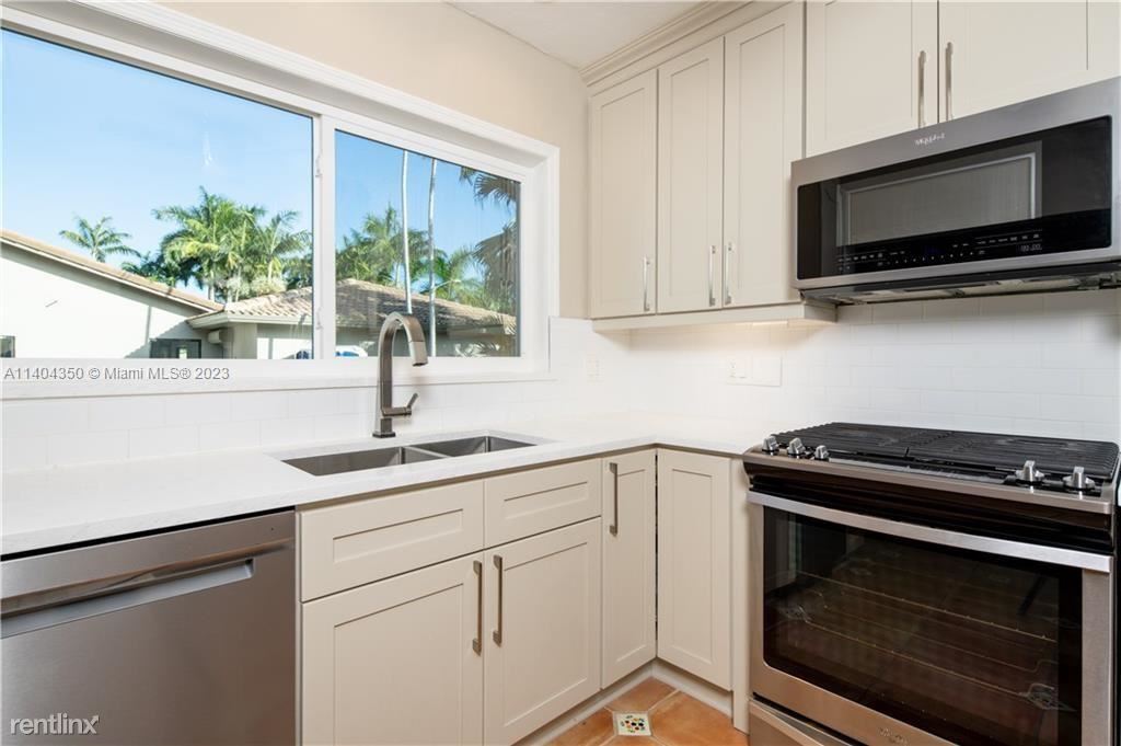 Primary Photo - 3 br, 2 bath House - 1345 Jefferson St # 0