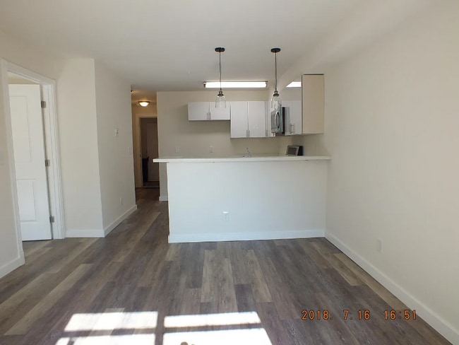 Building Photo - 12544 15th Ave NE