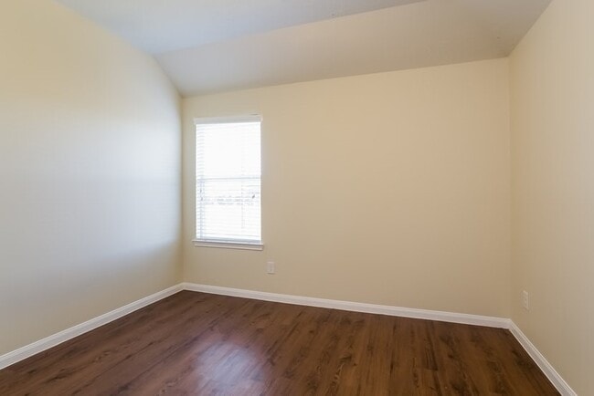 Building Photo - 8606 Chaletford Dr