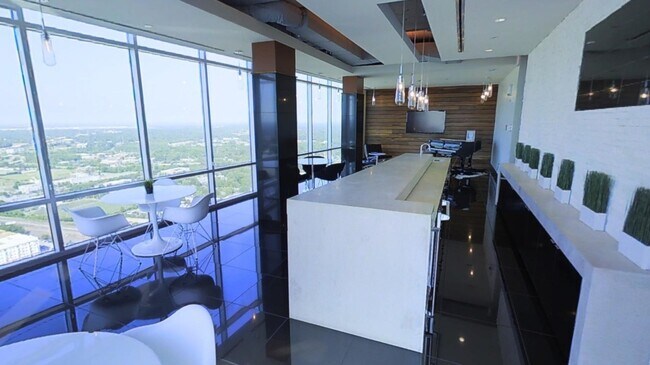 Foto del edificio - 215 N Pine St