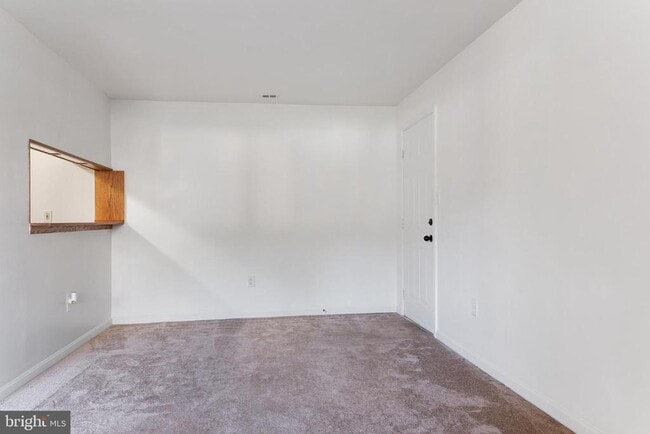 Building Photo - 103 Three Coin Way