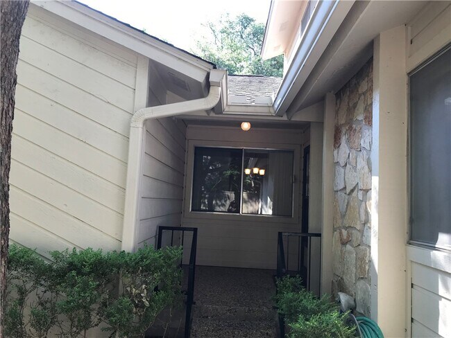 Building Photo - 3615 Kentfield Rd