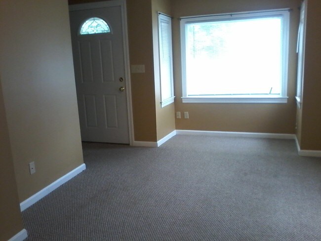 Building Photo - 52 Catamount Rd